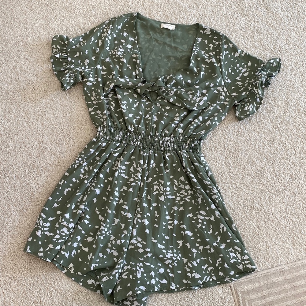 Allie Rose Romper - Size Small